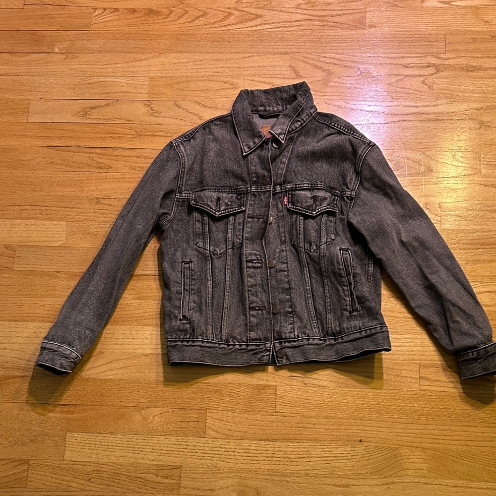 LAST CHANCE OFFER: Levi's Black Denim Jacket